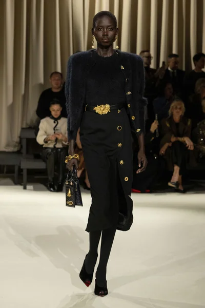 Look 15